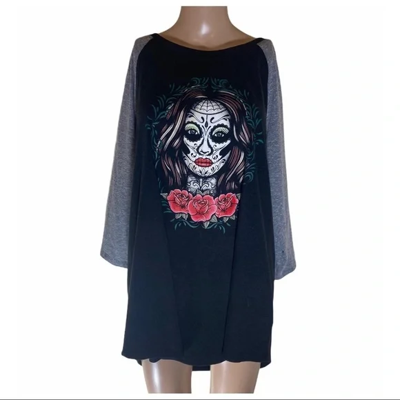 Torrid Black and Gray Long Sleeve Tee with Sugar Skull Design - Picture 2 of 7